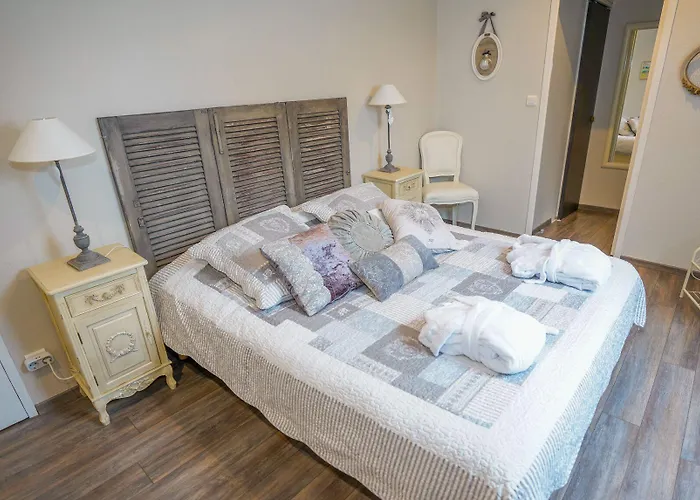 Le Chateau Des Lumieres De La Baie De Somme D'hotes De Charme Bed & Breakfast Saint-Blimont